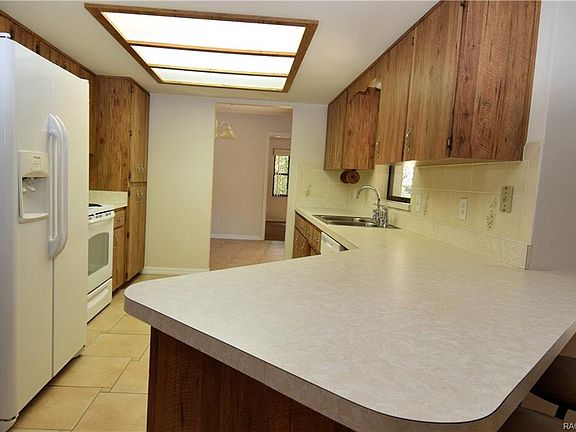 5th image of 2228 W Dolphin Dr