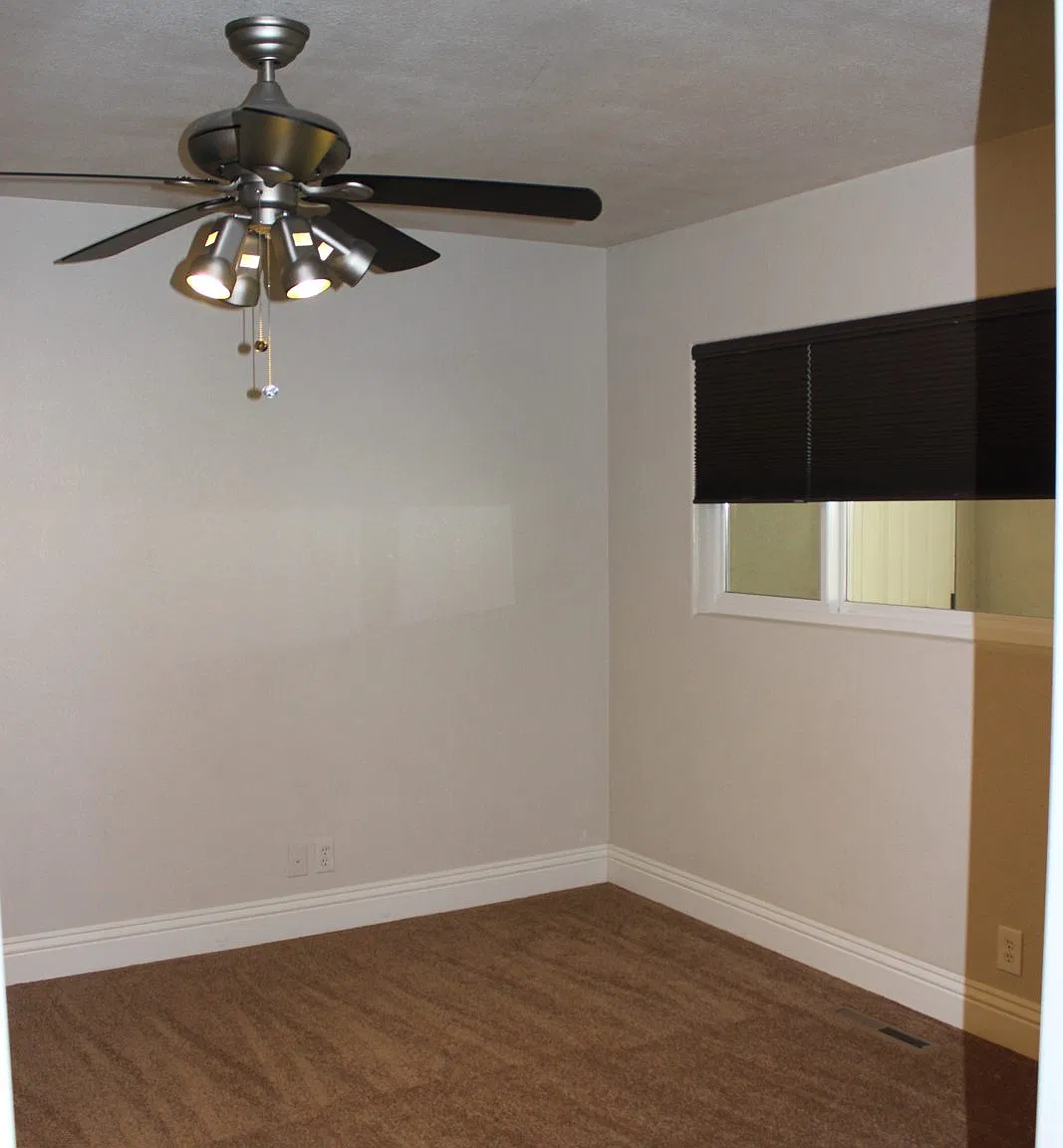 3 bed, 1942 sqft, $825 — Photo 2