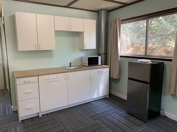 4th image of 4701 Park Hill Dr