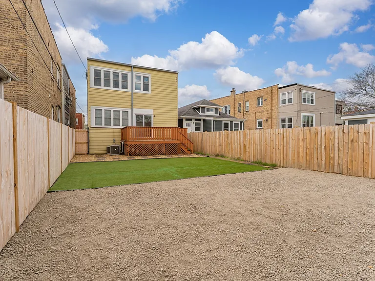 W Cornelia Ave — Photo 23