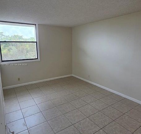 2nd image of 2701 Riverside Dr #516-R