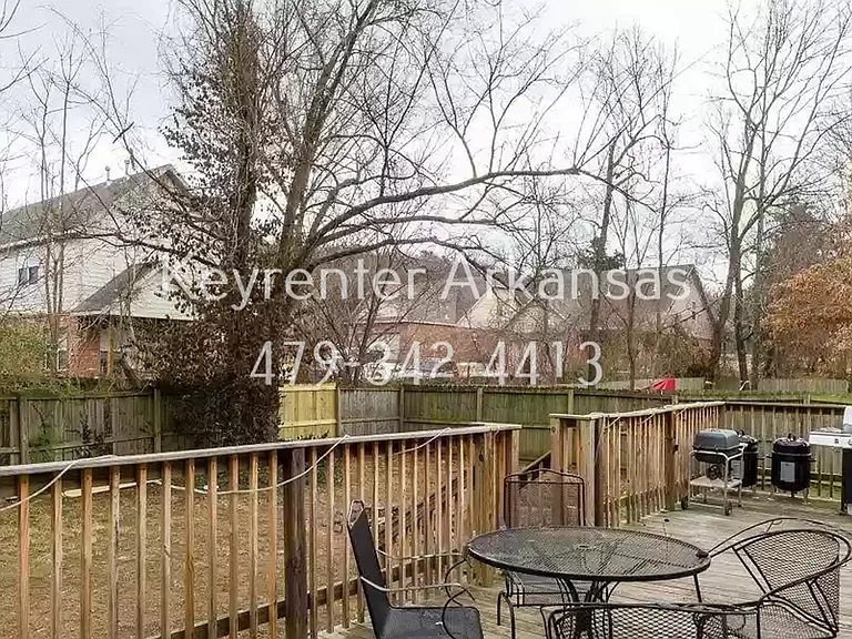 1144 N Vista Pl — Photo 19