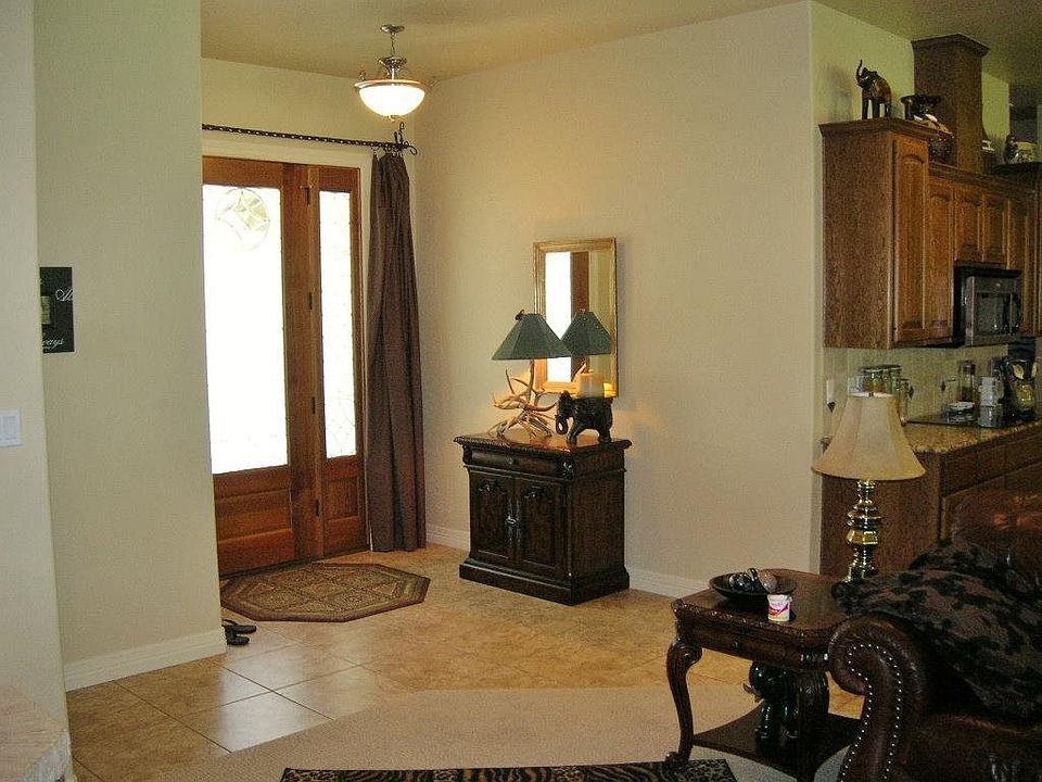 1st image of 117 Lake Cir