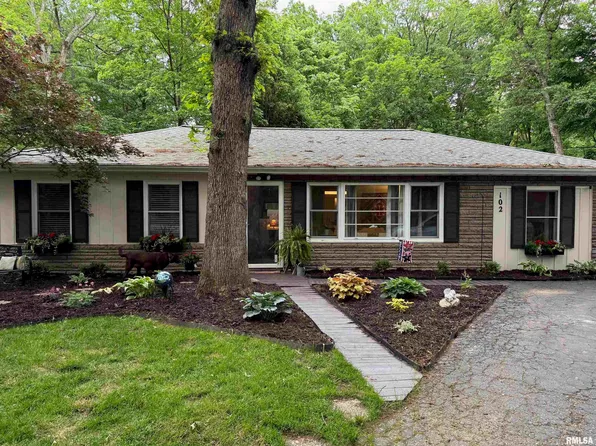 102 Edgewood Ct, East Peoria, IL 61611