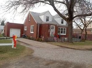 27113 Areada St, Madison Heights, MI 48071