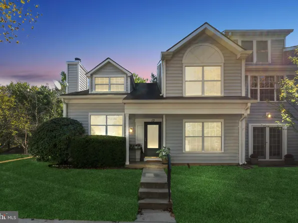 13 Bronco Ct #260, Germantown, MD 20874