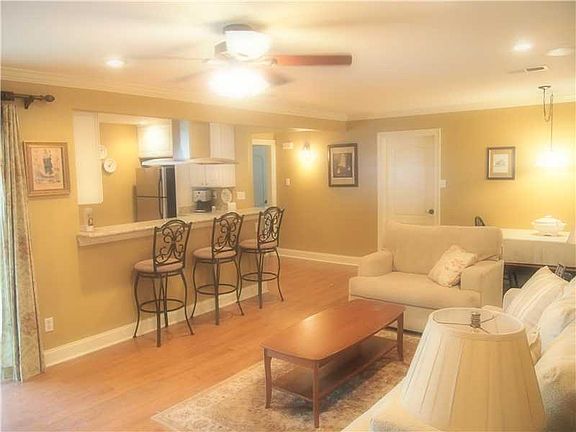 3rd image of 621 Rosa Ave