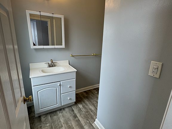 4th image of 222 Northampton St APT 1