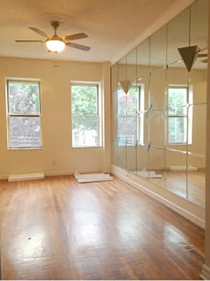 Rented by Eleni Moustakis LREB | media 8