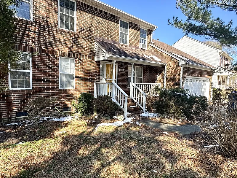 Building Photo - 9385 Pine Tree Rd