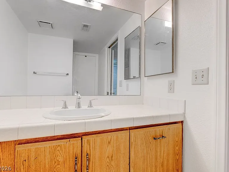 3823 S Maryland Pkwy #B2 — Photo 15