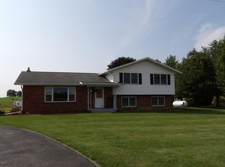 7511 N Adams Rd, North Adams, MI 49262