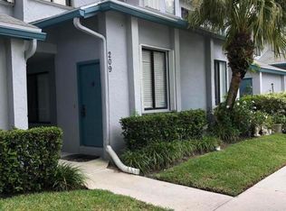 209 Harbour Pointe Way, Greenacres, FL 33413