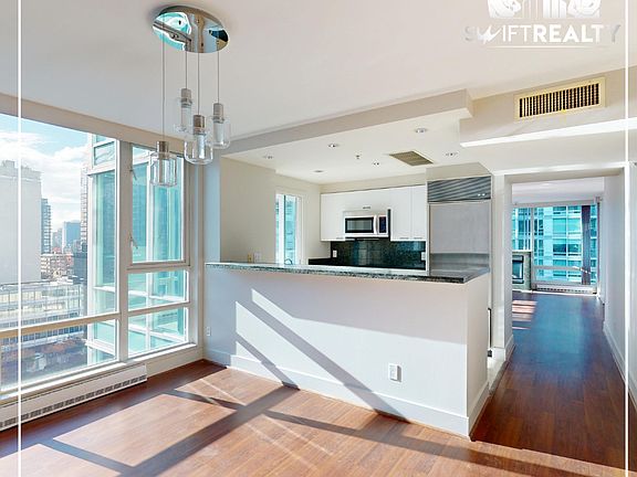 04_1604-499 Broughton St_Functional Kitchen_10232025