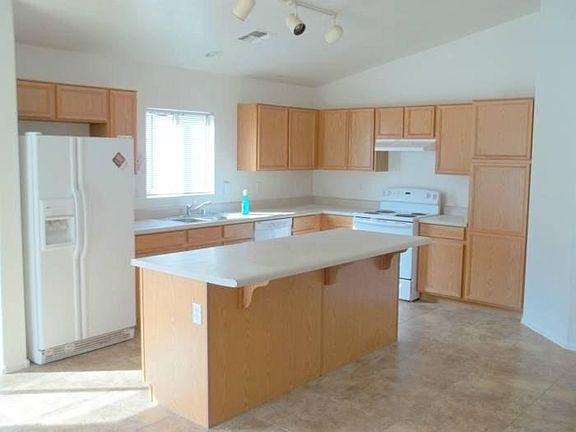 3rd image of 12725 W Valentine Ave