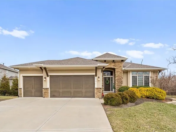 6215 Roberts St, Shawnee, KS 66226