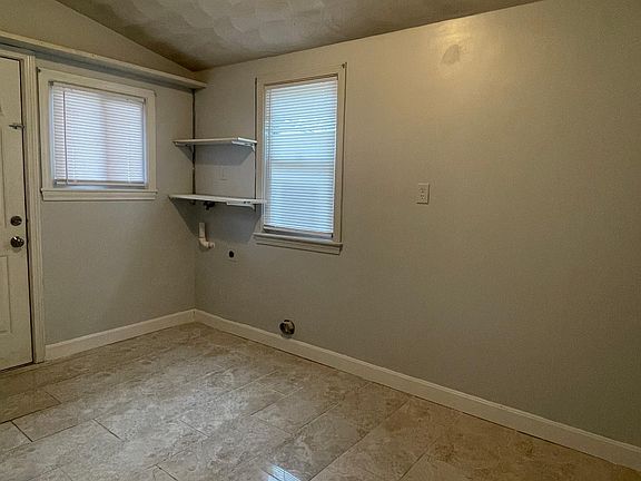 4th image of 259 Roger Williams Ave