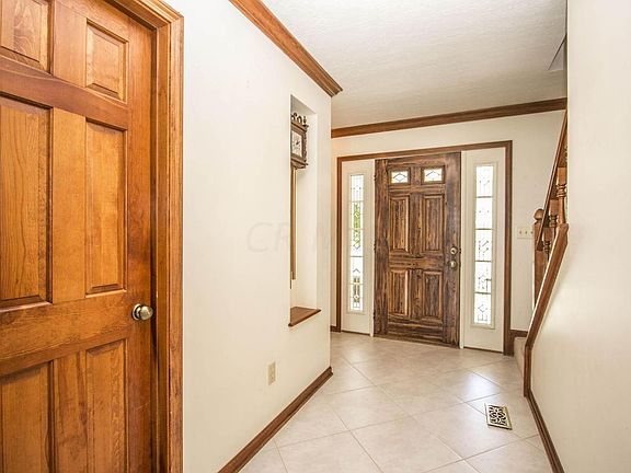 5th image of 8111 Breezewood Ct