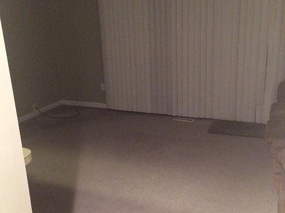 2nd image of 38613 Meadowdale St