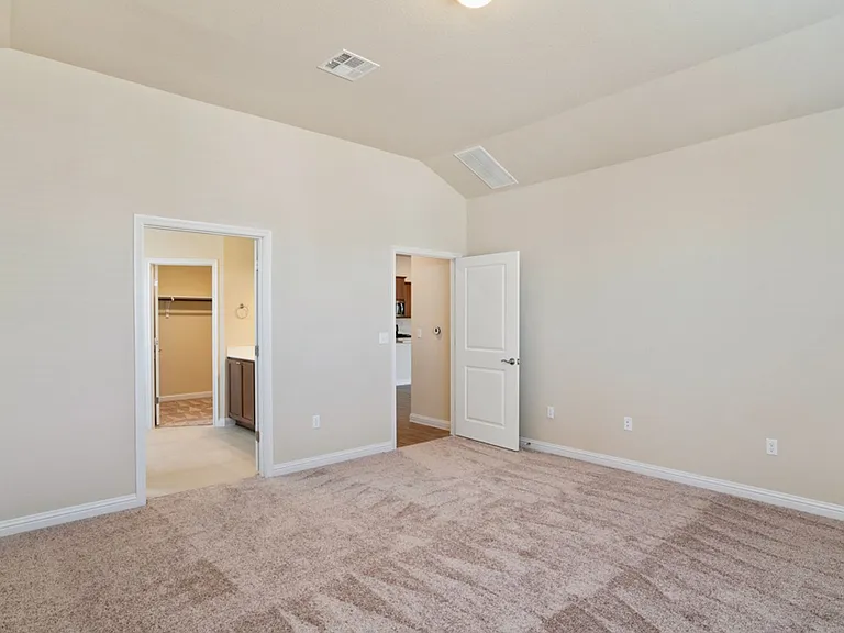 8202 Dampton Ln — Photo 13