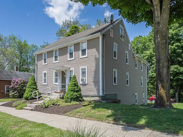 Fitchville Inn Apts. — Photo 10
