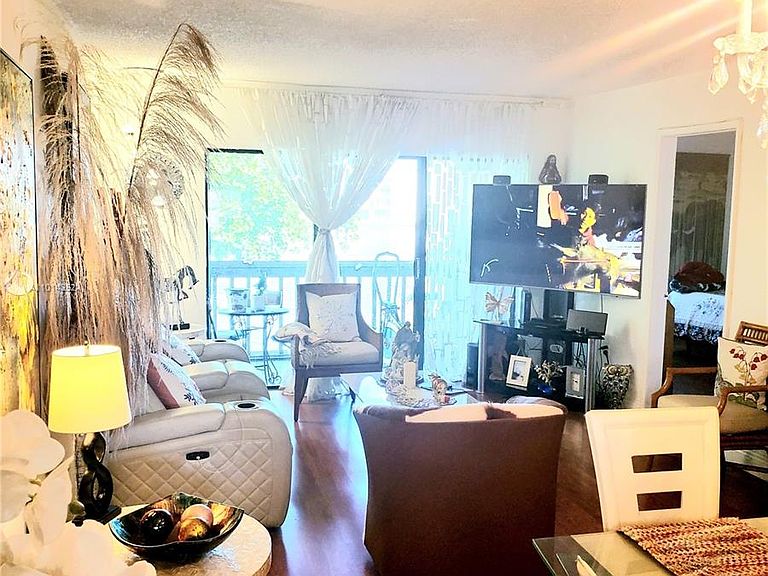 Pine Lake Village Condominiums Miami, FL Zillow