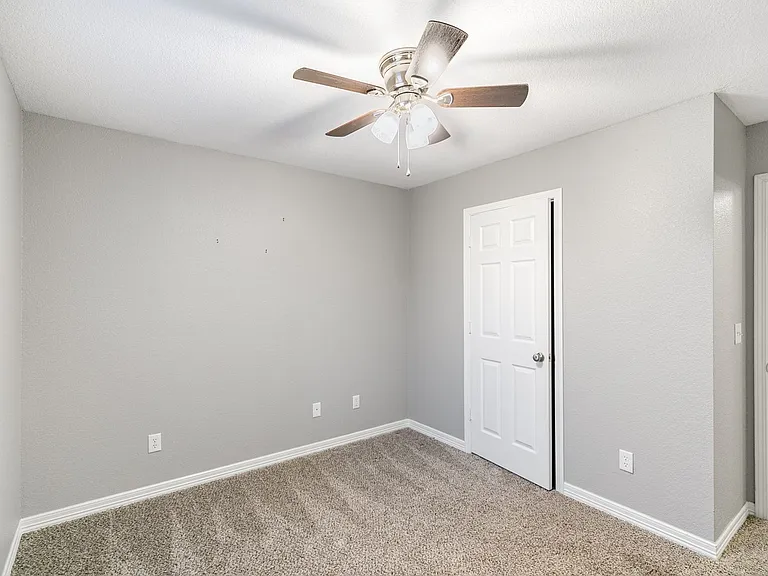 32 Kendal Dr — Photo 24