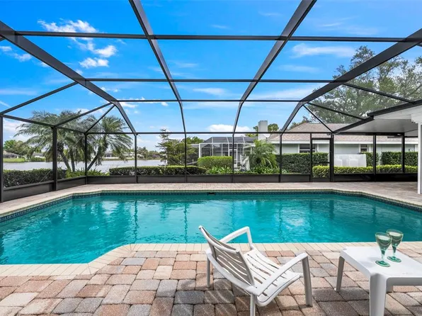 511 Riviera Bay Dr NE, Saint Petersburg, FL 33702