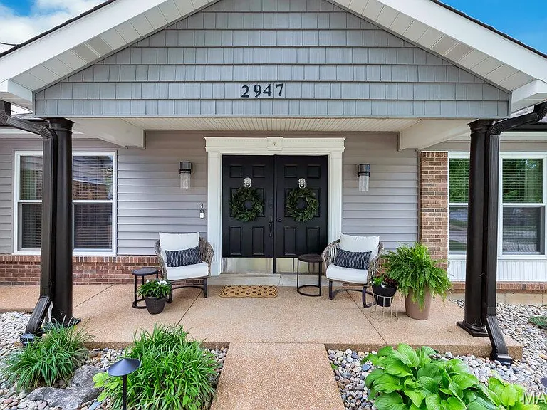 2947 Meramar Dr — Photo 2