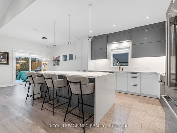 3rd image of 154 Port Robinson Rd #93