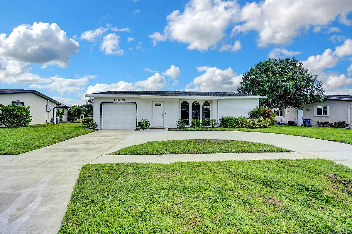 Building Photo - 14608 Country Side Ln