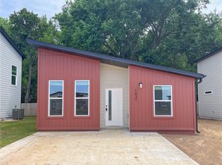 1021 Reading Railroad Ln, Bentonville, AR 72713