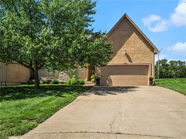 11904 Westgate Cir, Overland Park, KS 66213
