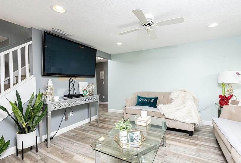 2nd image of 70101 Cobblewood Ct