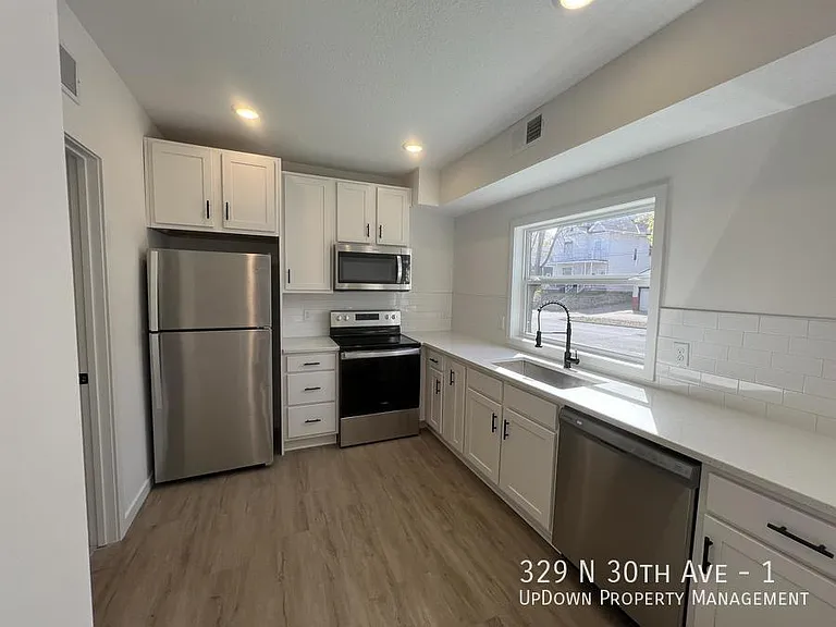 329 30th Ave N #1 — Photo 4