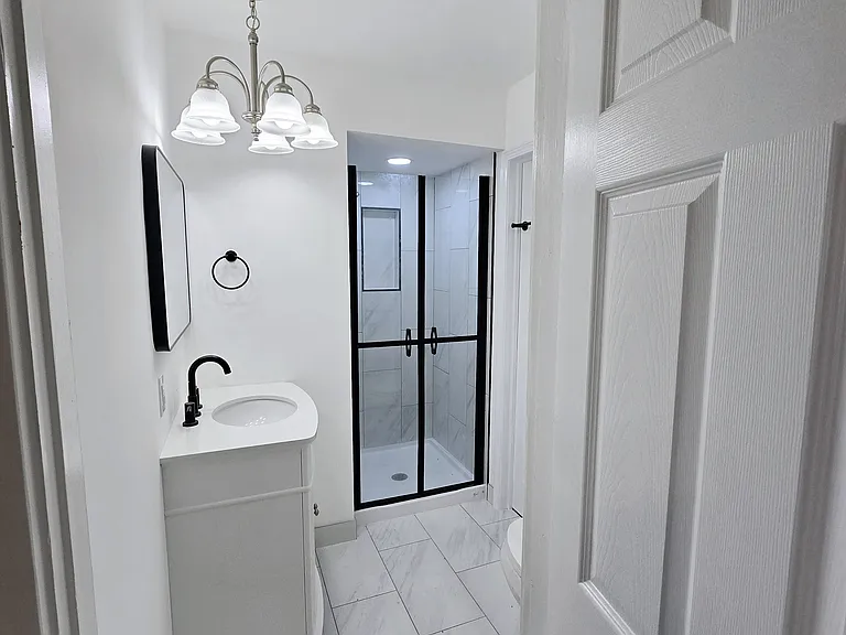 2744 Dwight Ave — Photo 19