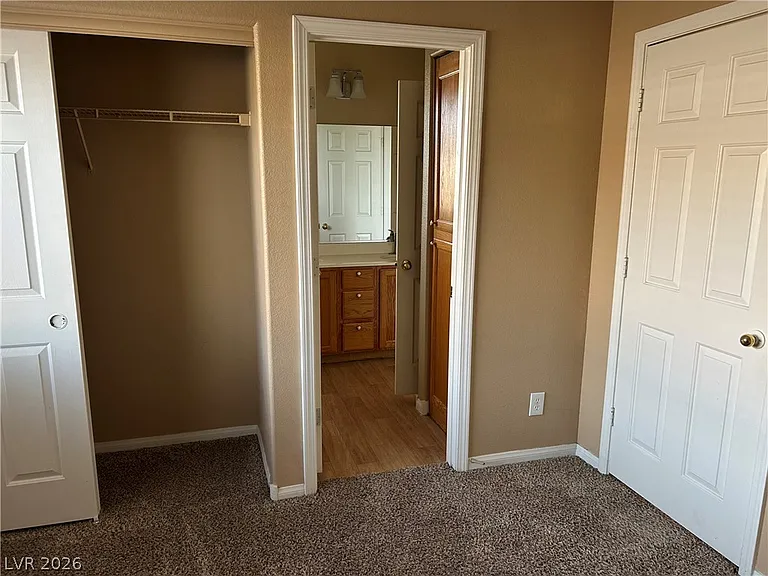 1094 Silver Stone Way — Photo 9