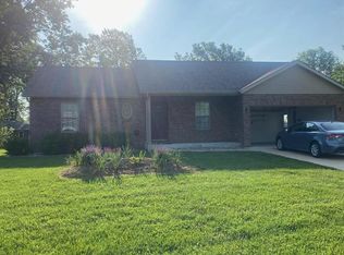 8 Dwight St, Waterloo, IL 62298