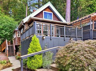 20608 Greenwood St NE, Indianola, WA 98342