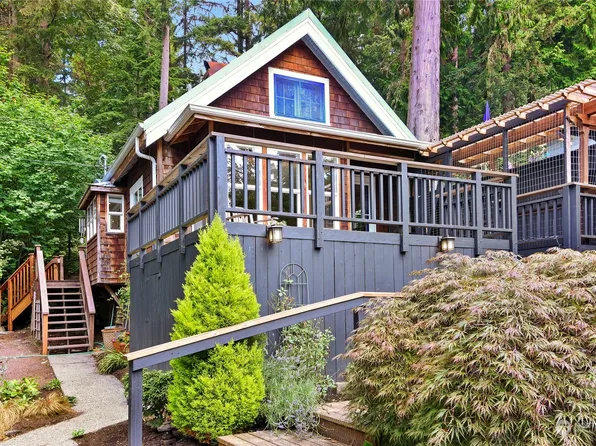 20608 Greenwood Street NE, Indianola, WA 98342