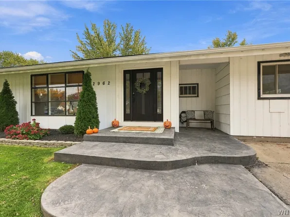 2962 Sunset Dr, Grand Island, NY 14072