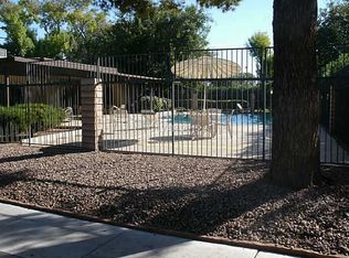 6121 Meadowgrass Ln, Las Vegas, NV 89103