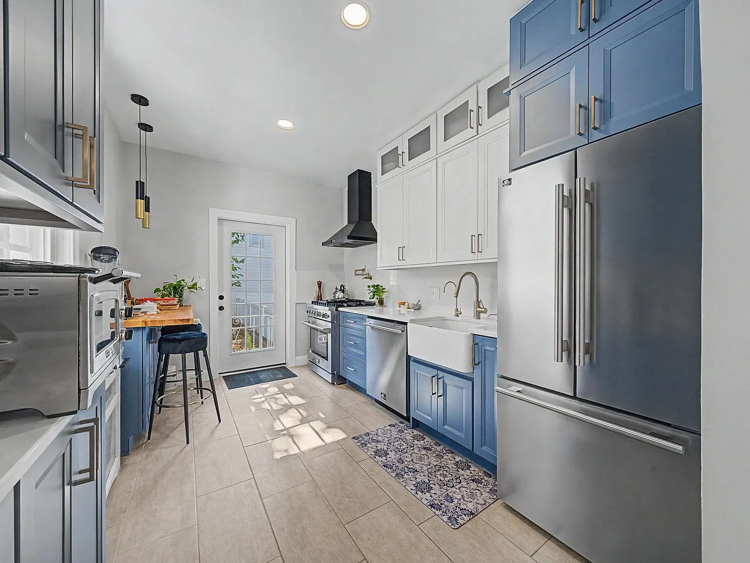 4 bed, 2.0 bath, $3,900 — Photo 3