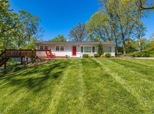 19 Oakwood Ln, Saint Louis, MO