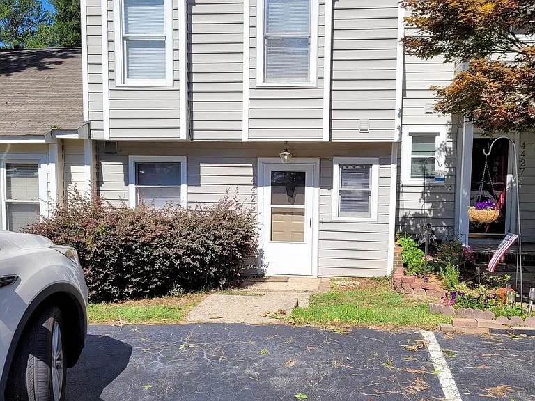 4425 Roller Ct — Photo 1