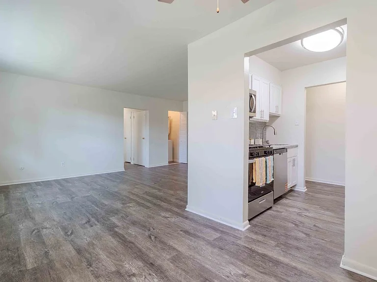 Ridgeview Apartment Homes — Photo 4