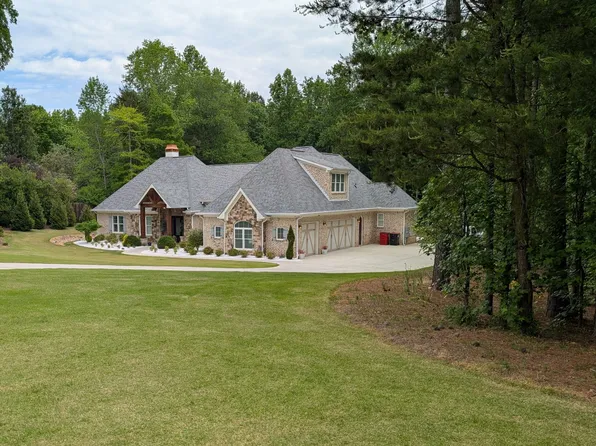 931 Antrim Glen Dr, Hoschton, GA 30548