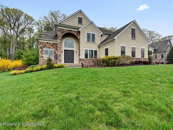 103 Rock Ridge Dr, South Abington Township, PA 18411
