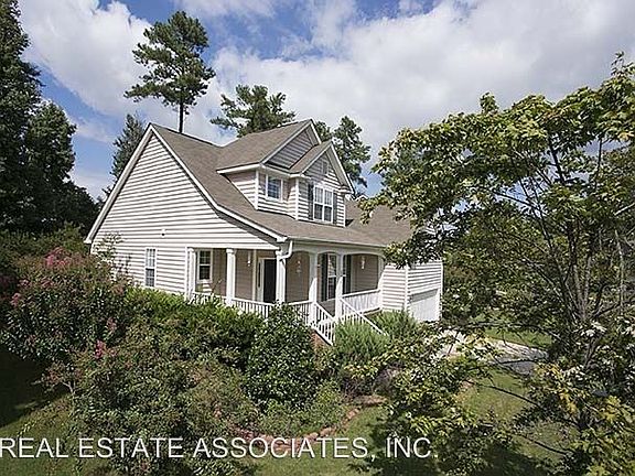 3rd image of 2510 Oleander Dr
