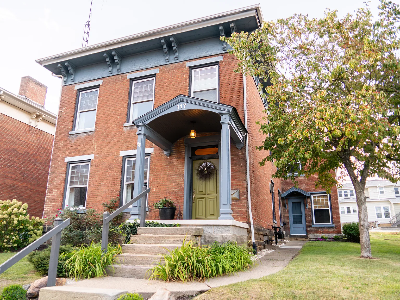 117 E Vine St — Photo 2